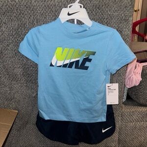 Boy’s Nike Outfit Set 2pc - sz 7